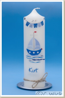 Taufkerze Kurt, blau, rot, silber, Best.Nr. 109, 25x7cm, 37.- Taufkerze Kurt, blau, rot, silber, Best.Nr. 109, 25x7cm, 37.-